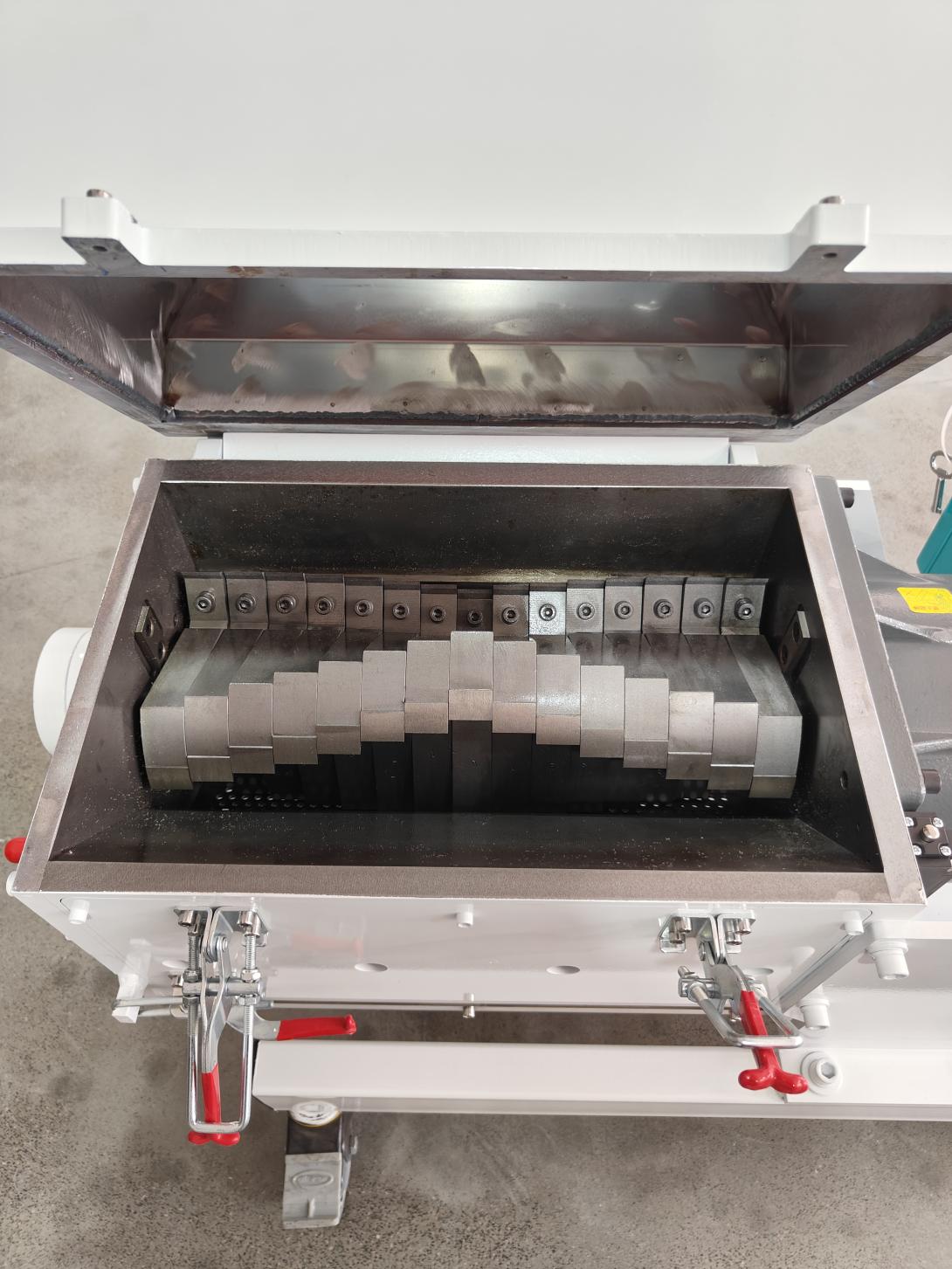 Medium Speed Crusher PN1-CH 15K